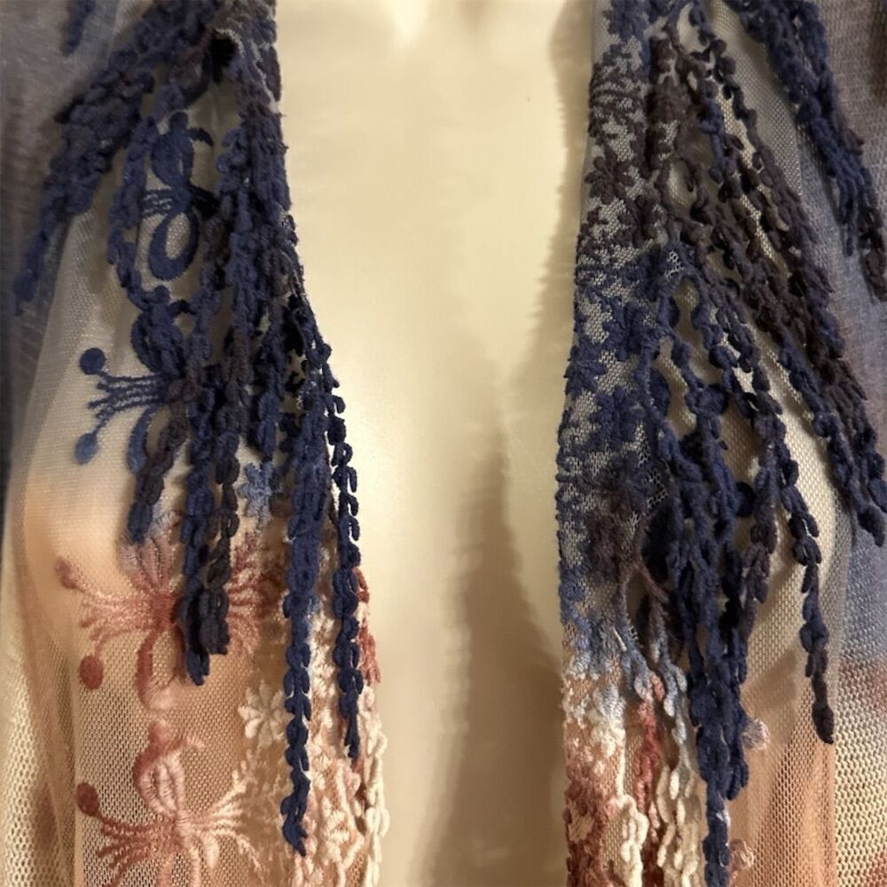 BKE by Buckle Gray Tan Ombré Navy Blue Fringe Open Front Cardigan Boho Sweater - Picture 6 of 10